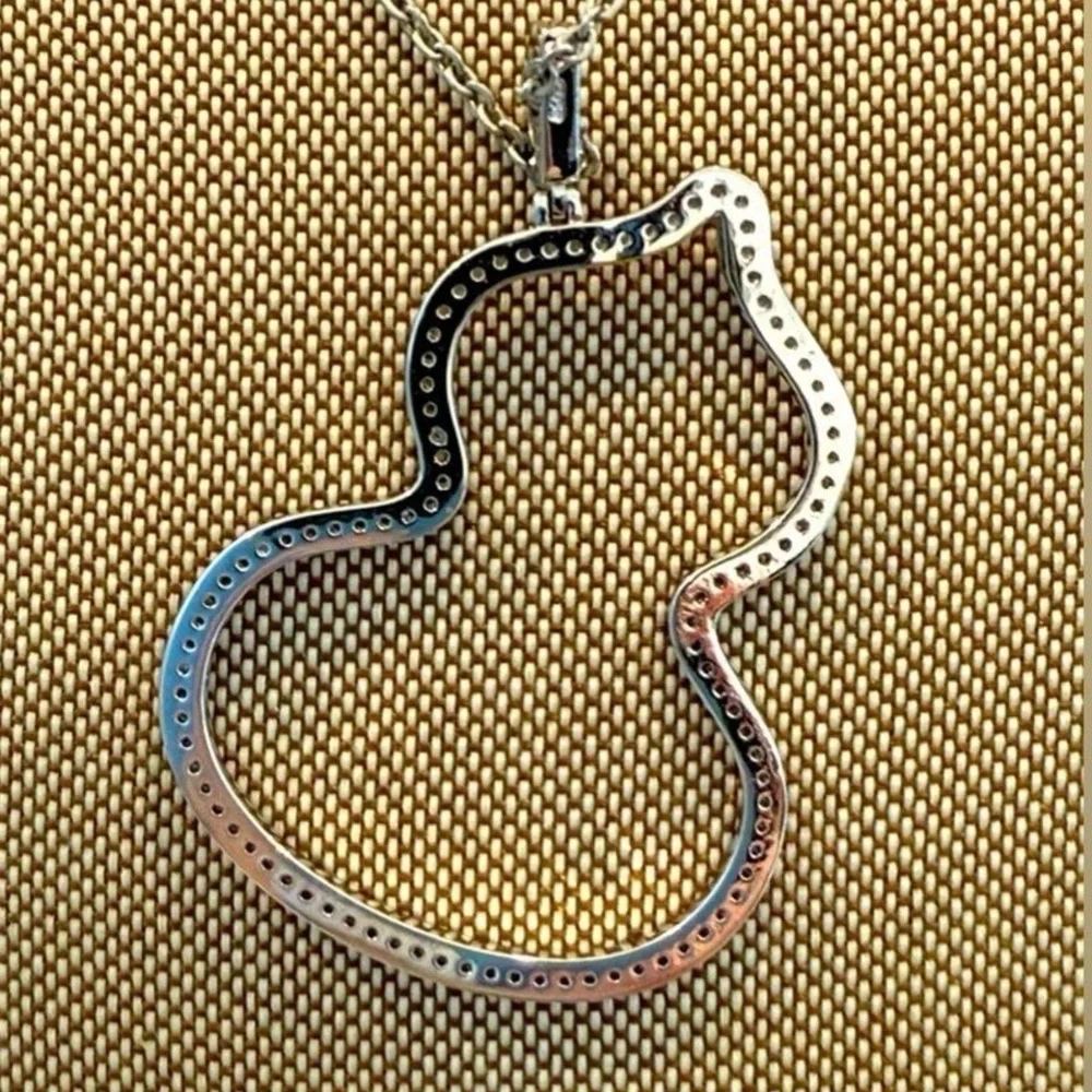 Dazzling/Large Silver Gourd shape Hulu pendant necklace